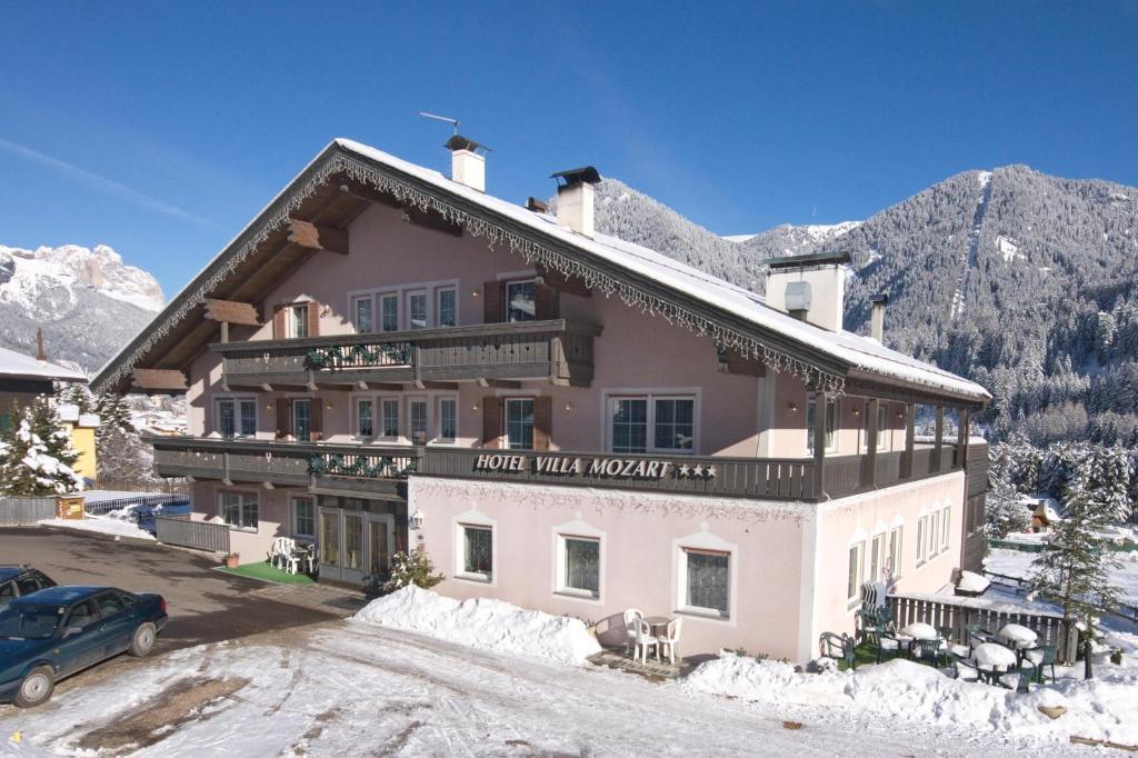 Hotel Villa Mozart Pozza di Fassa Exterior foto