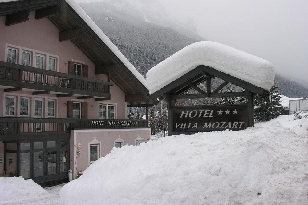 Hotel Villa Mozart Pozza di Fassa Exterior foto